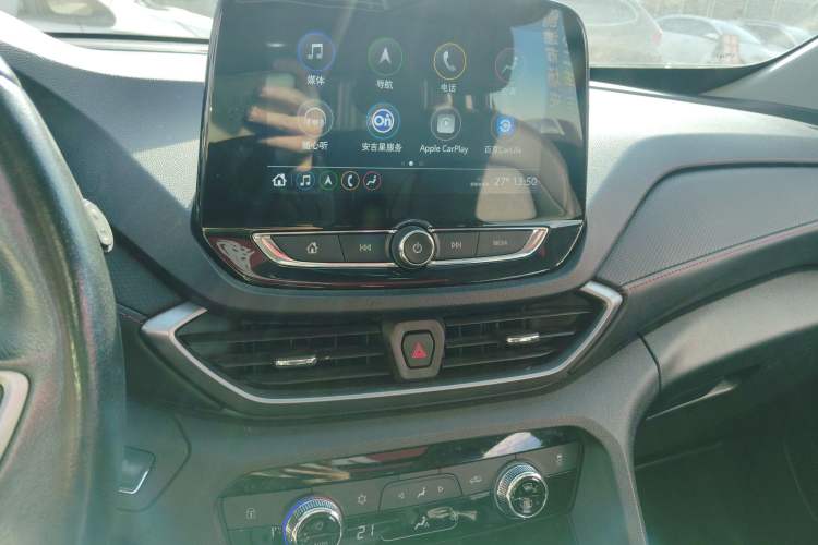 Used Chevrolet Orlando 2020 Light Hybrid Redline 530T Automatic Enjoyment Edition (5+2 Models) Audio And AC Panel