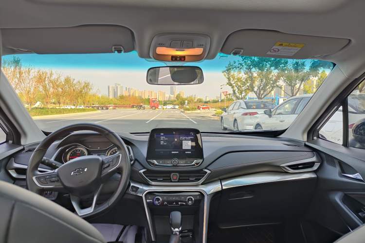 Used Chevrolet Orlando 2020 Light Hybrid Redline 530T Automatic Enjoyment Edition (5+2 Models) Audio And AC Panel