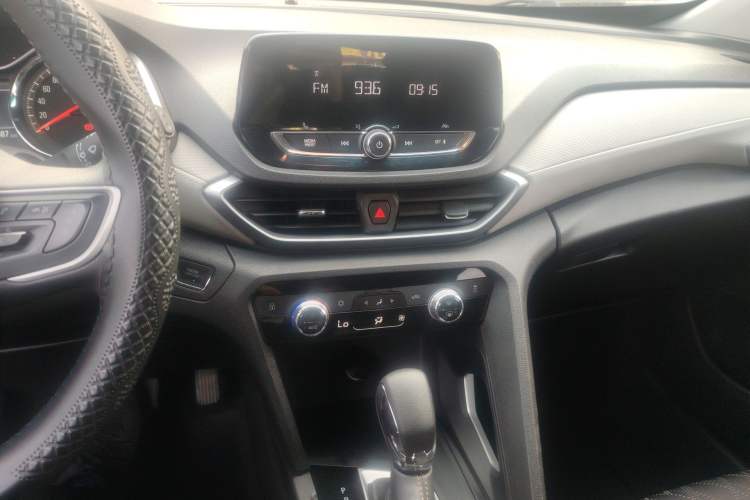Used Chevrolet Orlando 2020 Mild Hybrid 530T Automatic Enjoyment Edition (5+2 Models) Audio And AC Panel