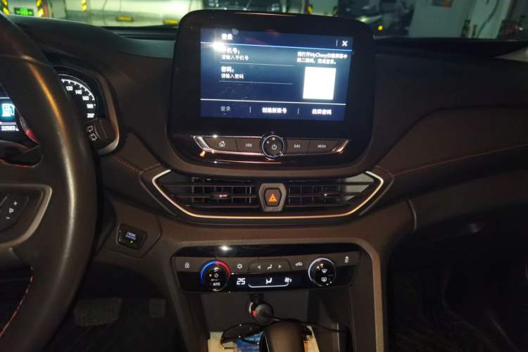 Used Chevrolet Orlando 2020 Light Hybrid Redline 530T Automatic Enjoyment Edition (5+2 Models) Audio And AC Panel