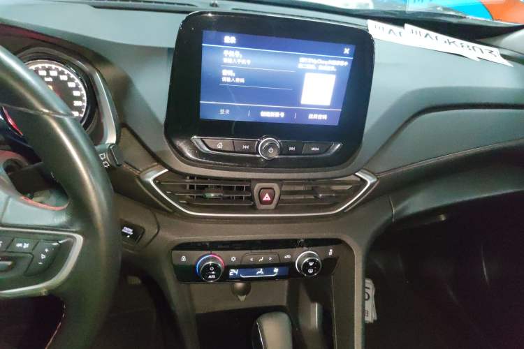 Used Chevrolet Orlando 2020 Light Hybrid Redline 530T Automatic Enjoyment Edition (5+2 Models) Audio And AC Panel