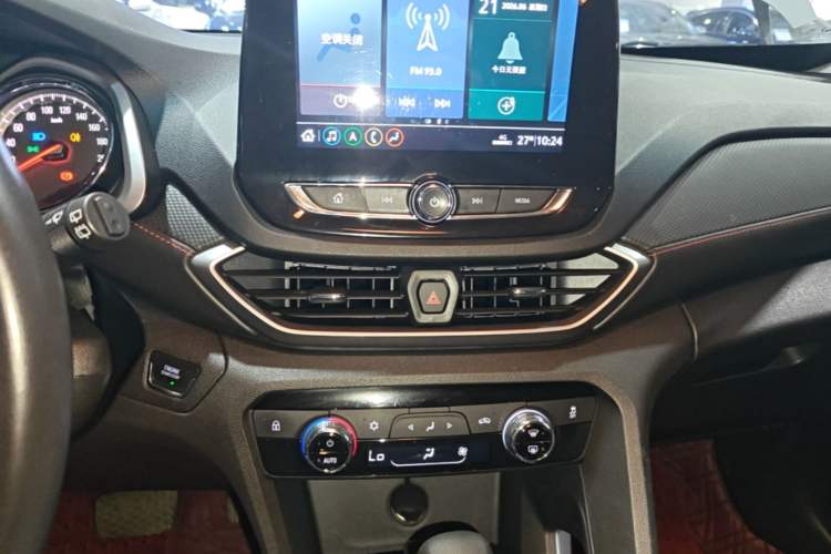 Used Chevrolet Orlando 2020 Light Hybrid Redline 530T Automatic Enjoyment Edition (5+2 Models) Audio And AC Panel