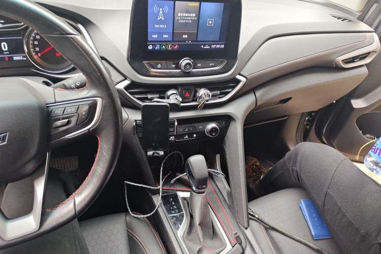Used Chevrolet Orlando 2020 Light Hybrid Redline 530T Automatic Enjoyment Edition (5+2 Models) Audio And AC Panel