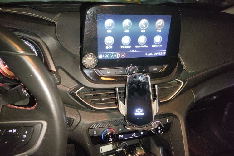Used Chevrolet Orlando 2020 Light Hybrid Redline 530T Automatic Enjoyment Edition (5+2 Models) Audio And AC Panel