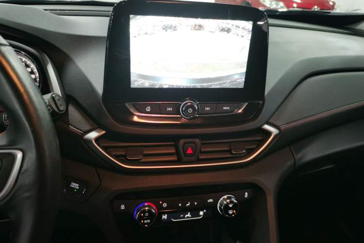 Used Chevrolet Orlando 2020 Light Hybrid Redline 530T Automatic Enjoyment Edition (5+2 Models) Audio And AC Panel