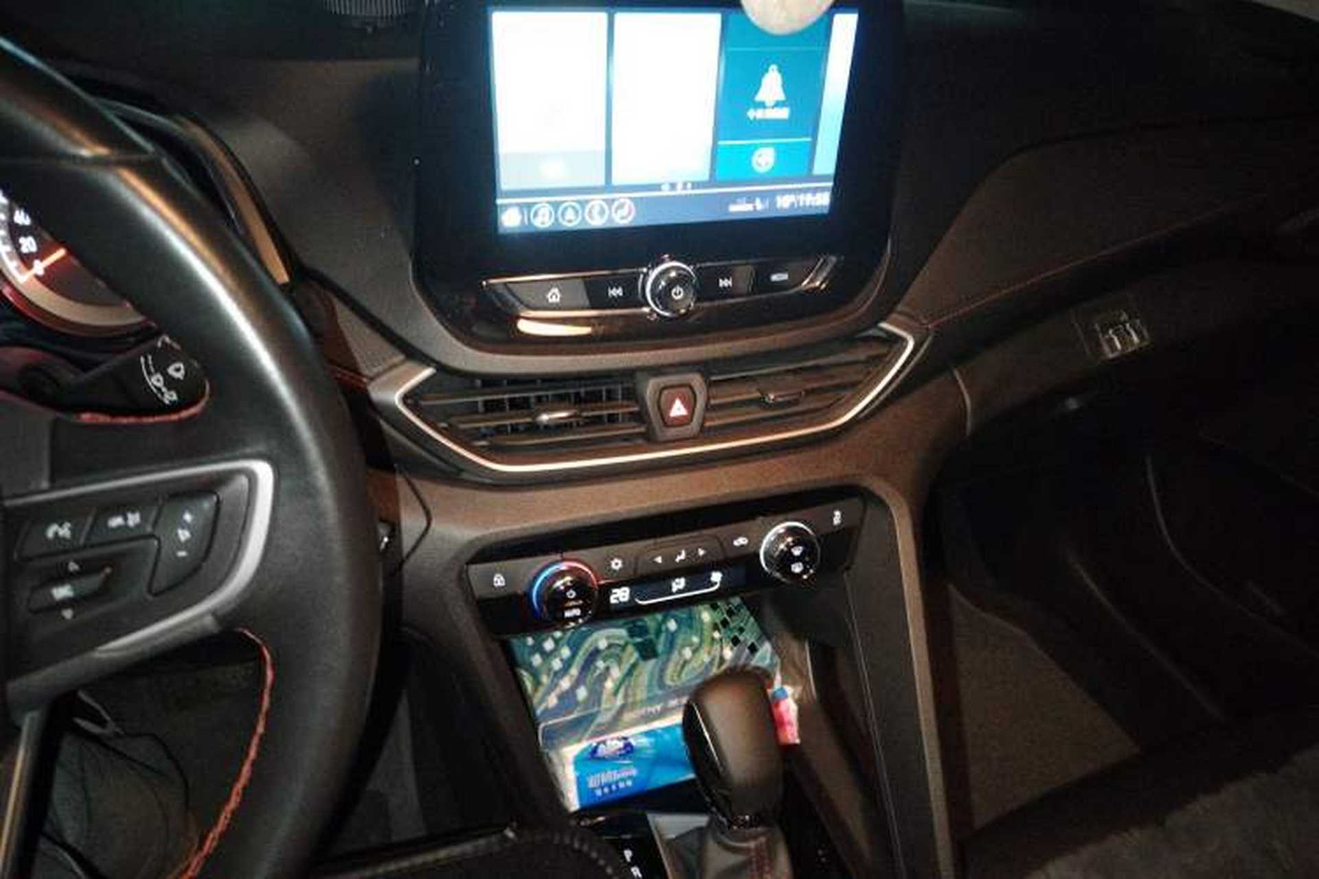 Used Chevrolet Orlando 2020 Light Hybrid Redline 530T Automatic Enjoyment Edition (5+2 Models) Audio And AC Panel