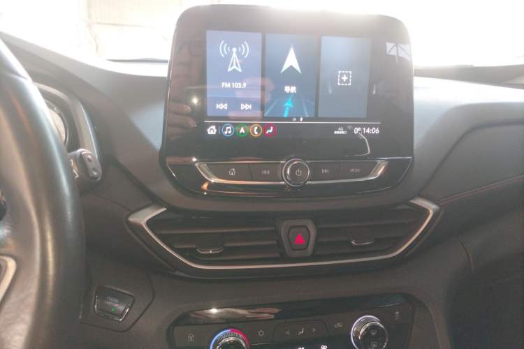 Used Chevrolet Orlando 2020 Light Hybrid Redline 530T Automatic Enjoyment Edition (5+2 Models) Audio And AC Panel