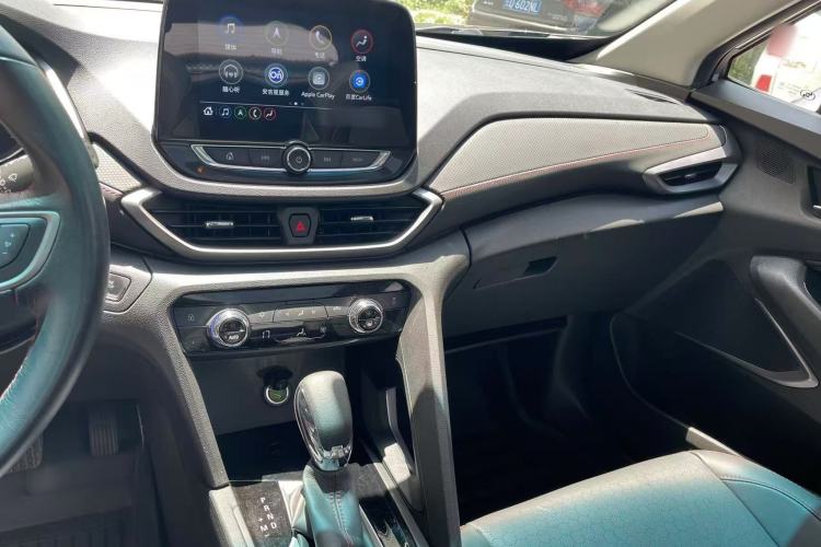 Used Chevrolet Orlando 2020 Light Hybrid Redline 530T Automatic Enjoyment Edition (5+2 Models) Audio And AC Panel