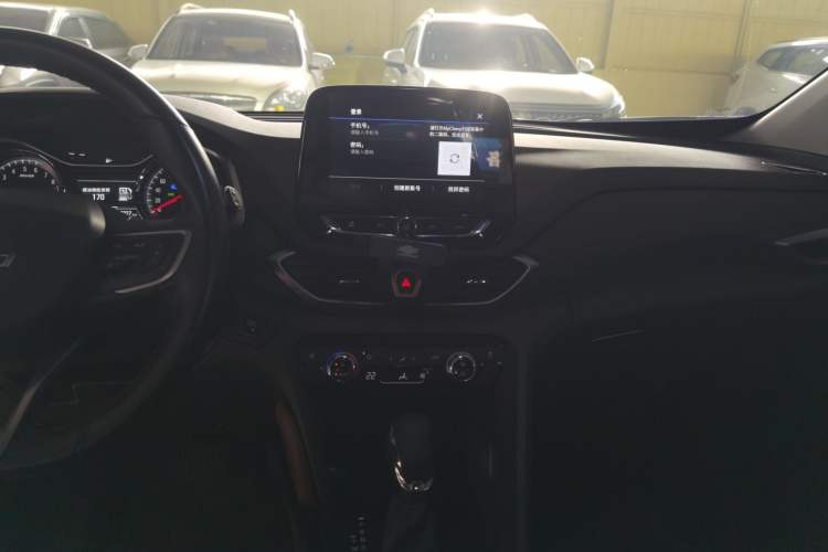 Used Chevrolet Orlando 2020 Light Hybrid Redline 530T Automatic Enjoyment Edition (5+2 Models) Audio And AC Panel