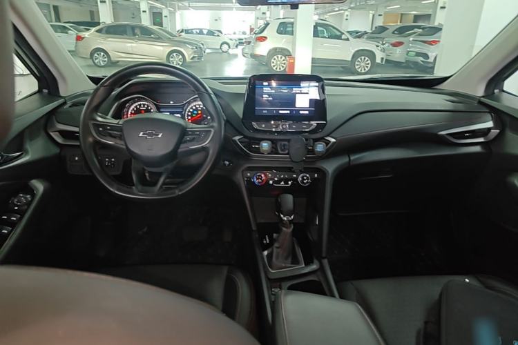 Used Chevrolet Orlando 2020 Light Hybrid Redline 530T Automatic Enjoyment Edition (5+2 Models) Center Console