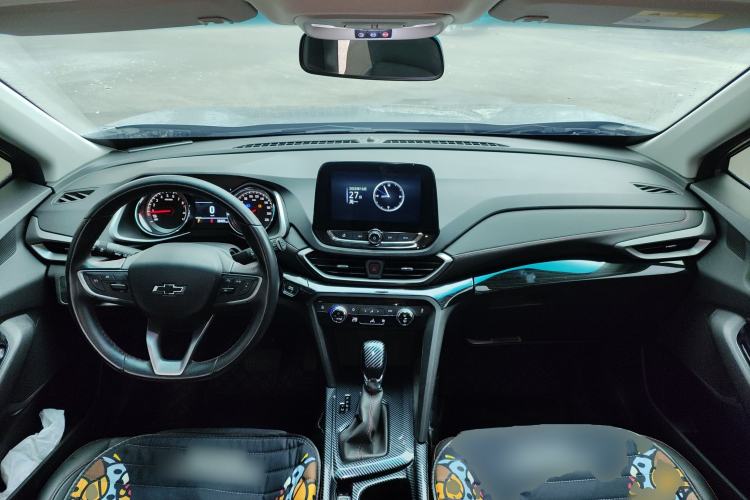 Used Chevrolet Orlando 2020 Light Hybrid Redline 530T Automatic Enjoyment Edition (5+2 Models) Center Console