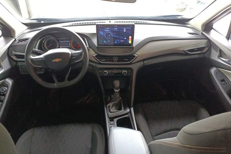 Used Chevrolet Orlando 2020 Mild Hybrid 530T Automatic Enjoyment Edition (5+2 Models) Center Console