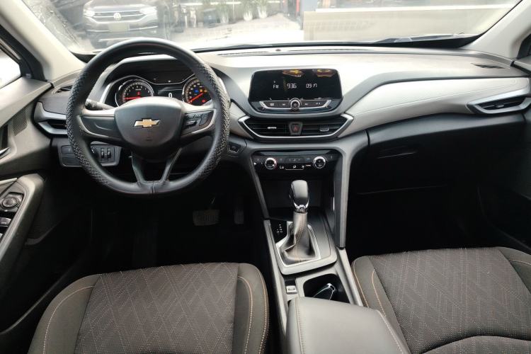 Used Chevrolet Orlando 2020 Mild Hybrid 530T Automatic Enjoyment Edition (5+2 Models) Center Console