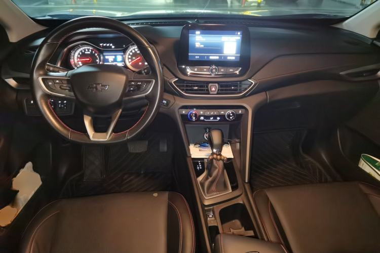 Used Chevrolet Orlando 2020 Light Hybrid Redline 530T Automatic Enjoyment Edition (5+2 Models) Center Console
