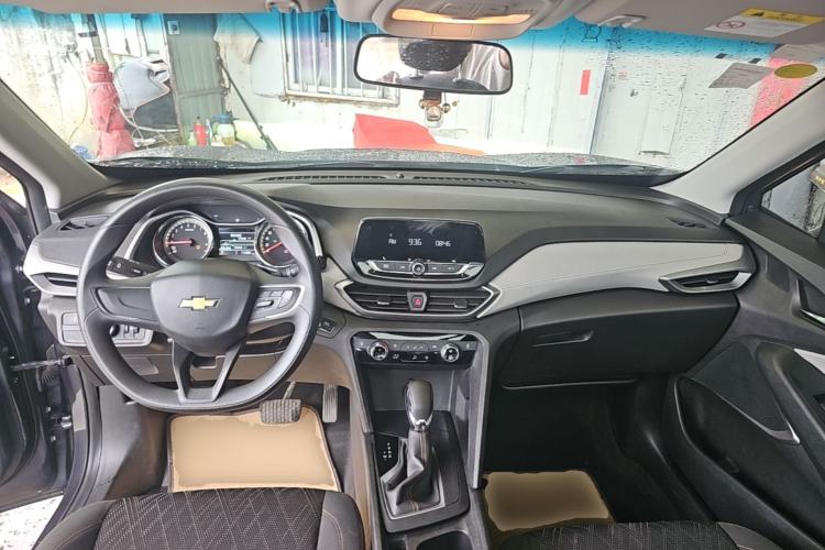 Used Chevrolet Orlando 2020 Mild Hybrid 530T Automatic Enjoyment Edition (5+2 Models) Center Console