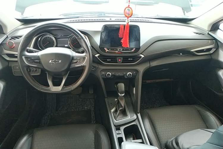 Used Chevrolet Orlando 2020 Light Hybrid Redline 530T Automatic Enjoyment Edition (5+2 Models) Center Console