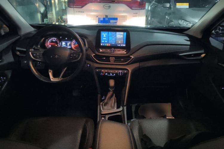 Used Chevrolet Orlando 2020 Light Hybrid Redline 530T Automatic Enjoyment Edition (5+2 Models) Center Console
