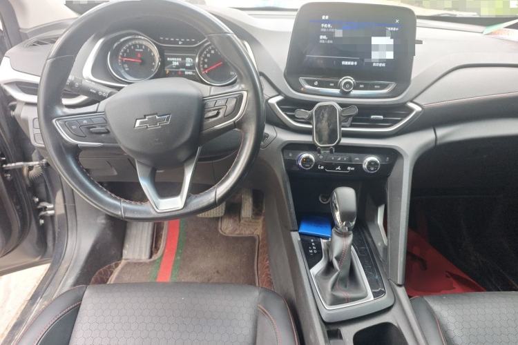 Used Chevrolet Orlando 2020 Light Hybrid Redline 530T Automatic Enjoyment Edition (5+2 Models) Center Console