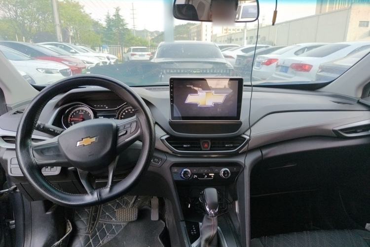 Used Chevrolet Orlando 2020 Mild Hybrid 530T Automatic Enjoyment Edition (5+2 Models) Center Console