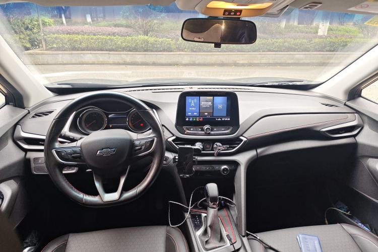 Used Chevrolet Orlando 2020 Light Hybrid Redline 530T Automatic Enjoyment Edition (5+2 Models) Center Console