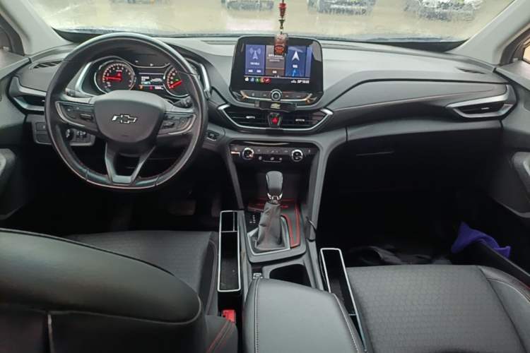 Used Chevrolet Orlando 2020 Light Hybrid Redline 530T Automatic Enjoyment Edition (5+2 Models) Center Console