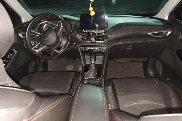 Used Chevrolet Orlando 2020 Light Hybrid Redline 530T Automatic Enjoyment Edition (5+2 Models) Center Console