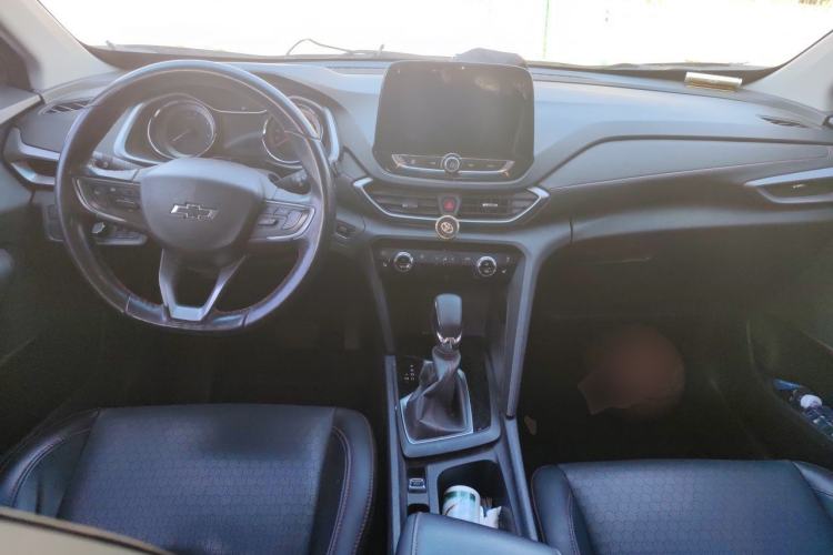 Used Chevrolet Orlando 2020 Light Hybrid Redline 530T Automatic Zhaoxiang Edition (5+2 Models) Center Console