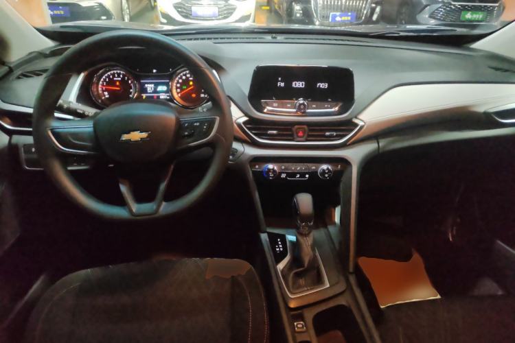 Used Chevrolet Orlando 2020 Mild Hybrid 530T Automatic Enjoyment Edition (5+2 Models) Center Console
