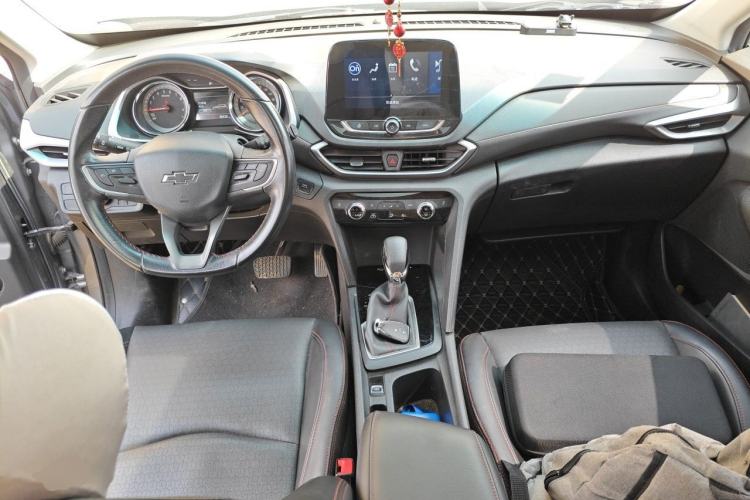 Used Chevrolet Orlando 2020 Light Hybrid Redline 530T Automatic Enjoyment Edition (5+2 Models) Center Console