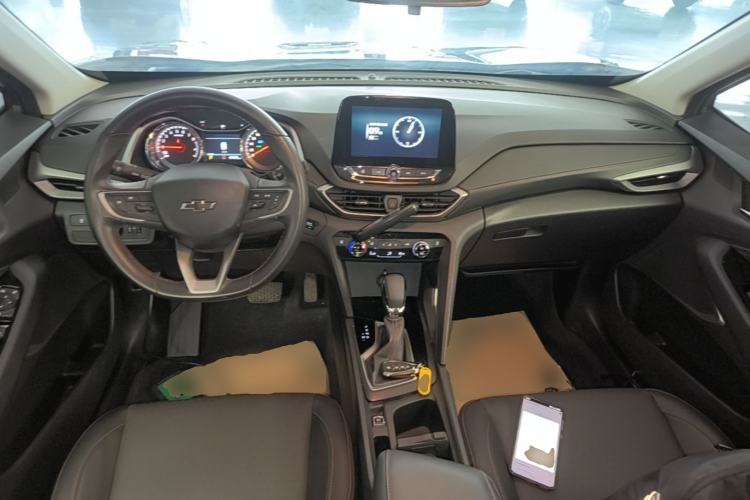 Used Chevrolet Orlando 2020 Light Hybrid Redline 530T Automatic Enjoyment Edition (5+2 Models) Center Console