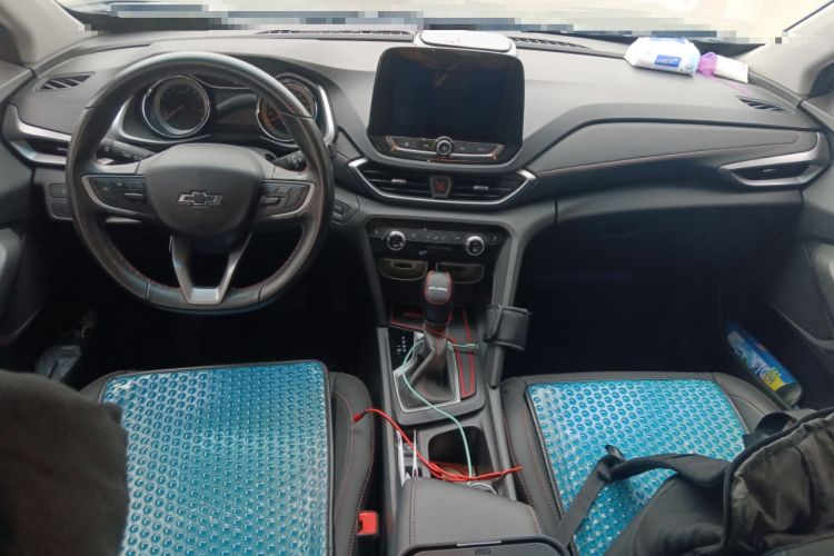 Used Chevrolet Orlando 2020 Light Hybrid Redline 530T Automatic Enjoyment Edition (5+2 Models) Center Console