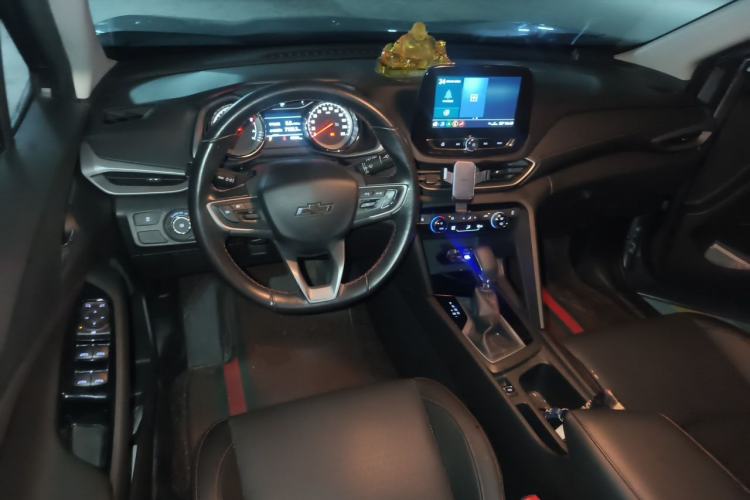 Used Chevrolet Orlando 2020 Light Hybrid Redline 530T Automatic Enjoyment Edition (5+2 Models) Center Console