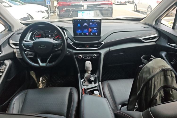 Used Chevrolet Orlando 2020 Light Hybrid Redline 530T Automatic Enjoyment Edition (5+2 Models) Center Console