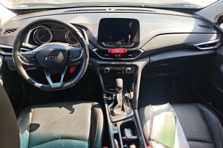 Used Chevrolet Orlando 2020 Light Hybrid Redline 530T Automatic Enjoyment Edition (5+2 Models) Center Console