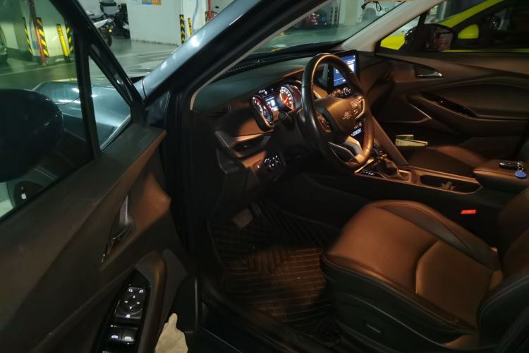 Used Chevrolet Orlando 2020 Light Hybrid Redline 530T Automatic Enjoyment Edition (5+2 Models) Driver Seat