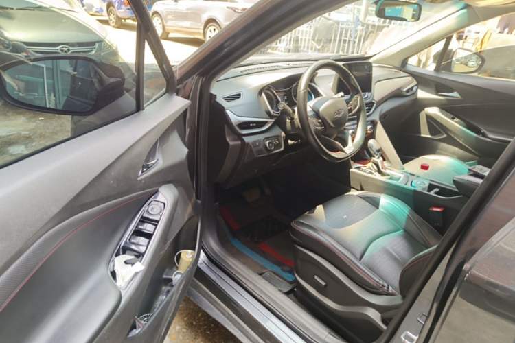 Used Chevrolet Orlando 2020 Light Hybrid Redline 530T Automatic Enjoyment Edition (5+2 Models) Driver Seat