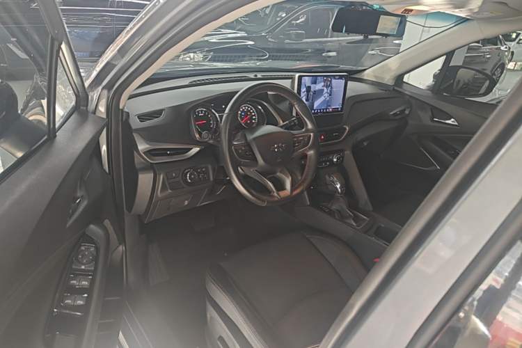 Used Chevrolet Orlando 2020 Light Hybrid Redline 530T Automatic Enjoyment Edition (5+2 Models) Driver Seat