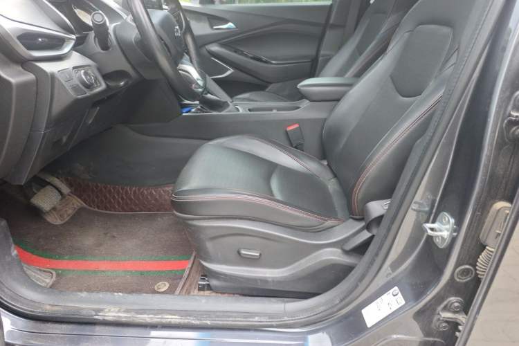 Used Chevrolet Orlando 2020 Light Hybrid Redline 530T Automatic Enjoyment Edition (5+2 Models) Driver Seat
