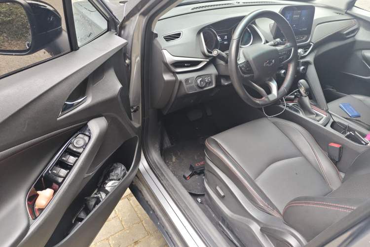 Used Chevrolet Orlando 2020 Light Hybrid Redline 530T Automatic Enjoyment Edition (5+2 Models) Driver Seat