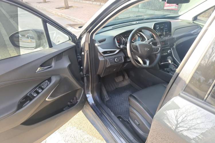 Used Chevrolet Orlando 2020 Light Hybrid Redline 530T Automatic Enjoyment Edition (5+2 Models) Driver Seat