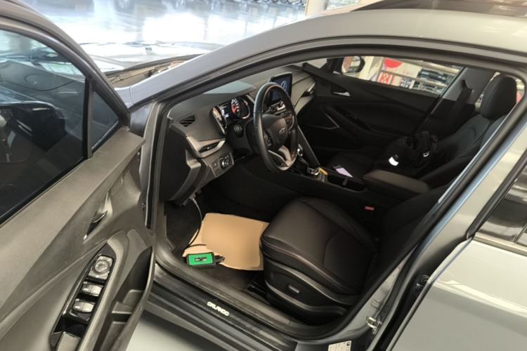 Used Chevrolet Orlando 2020 Light Hybrid Redline 530T Automatic Enjoyment Edition (5+2 Models) Driver Seat