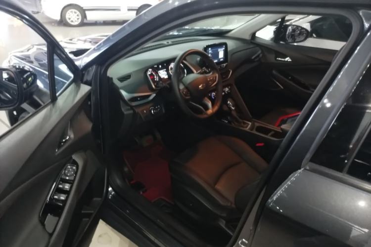Used Chevrolet Orlando 2020 Light Hybrid Redline 530T Automatic Enjoyment Edition (5+2 Models) Driver Seat