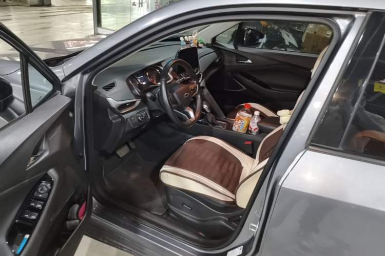 Used Chevrolet Orlando 2020 Light Hybrid Redline 530T Automatic Enjoyment Edition (5+2 Models) Driver Seat