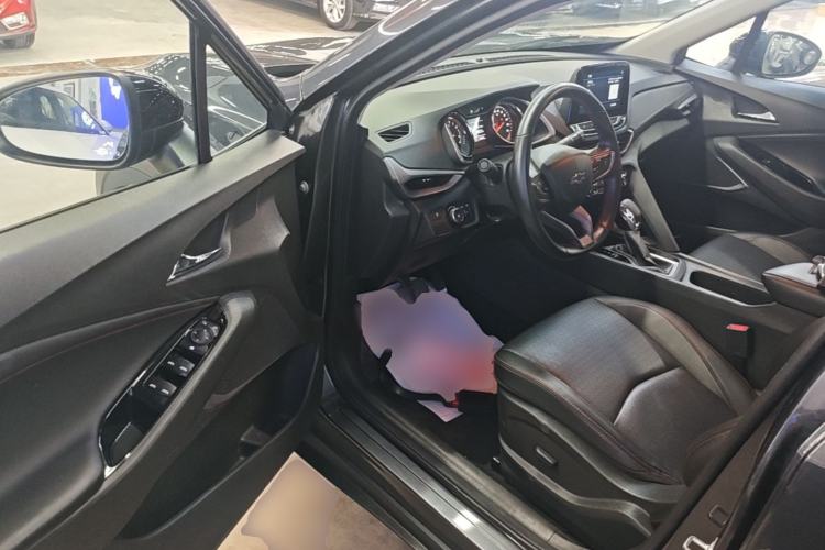 Used Chevrolet Orlando 2020 Light Hybrid Redline 530T Automatic Enjoyment Edition (5+2 Models) Driver Seat
