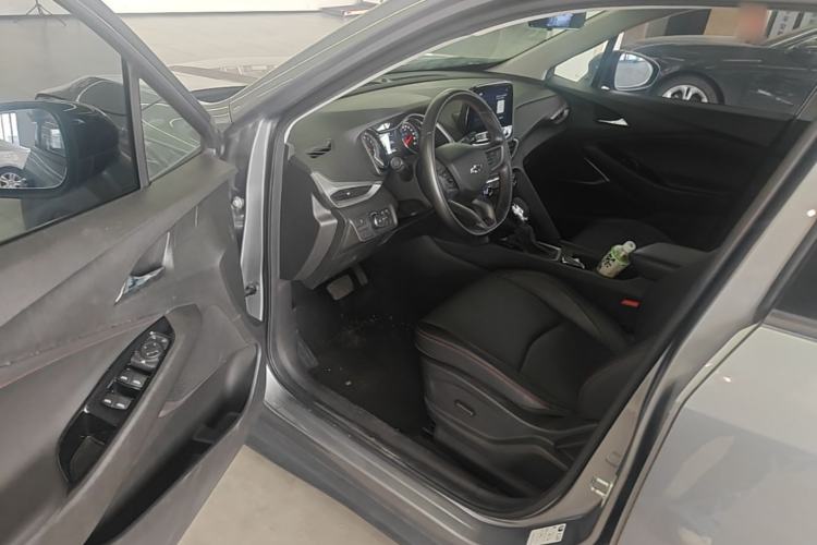 Used Chevrolet Orlando 2020 Light Hybrid Redline 530T Automatic Enjoyment Edition (5+2 Models) Driver Seat