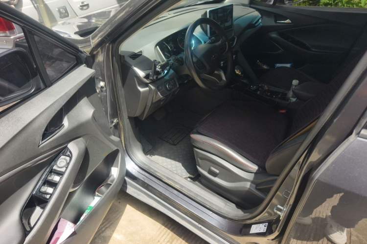 Used Chevrolet Orlando 2020 Light Hybrid Redline 530T Automatic Enjoyment Edition (5+2 Models) Driver Seat