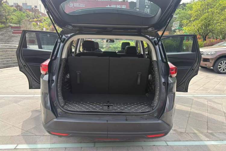 Used Chevrolet Orlando 2020 Light Hybrid Redline 530T Automatic Enjoyment Edition (5+2 Models) Exterior 10