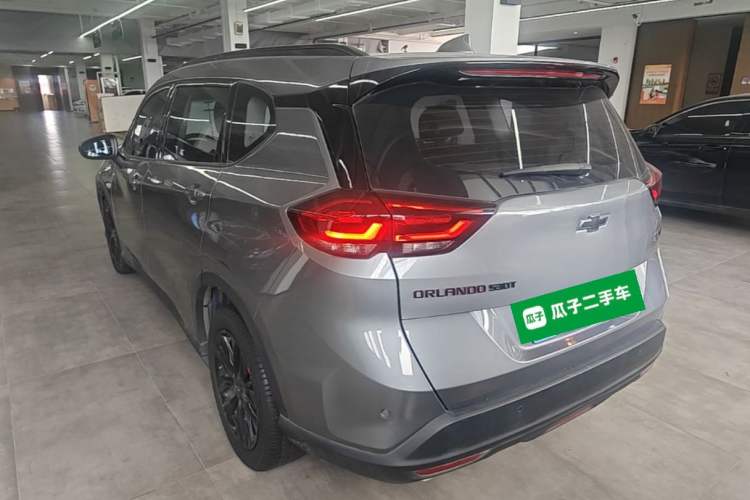 Used Chevrolet Orlando 2020 Light Hybrid Redline 530T Automatic Enjoyment Edition (5+2 Models) Exterior 2