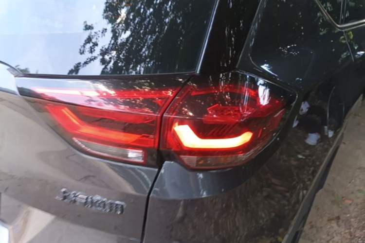 Used Chevrolet Orlando 2020 Light Hybrid Redline 530T Automatic Enjoyment Edition (5+2 Models) Exterior 3