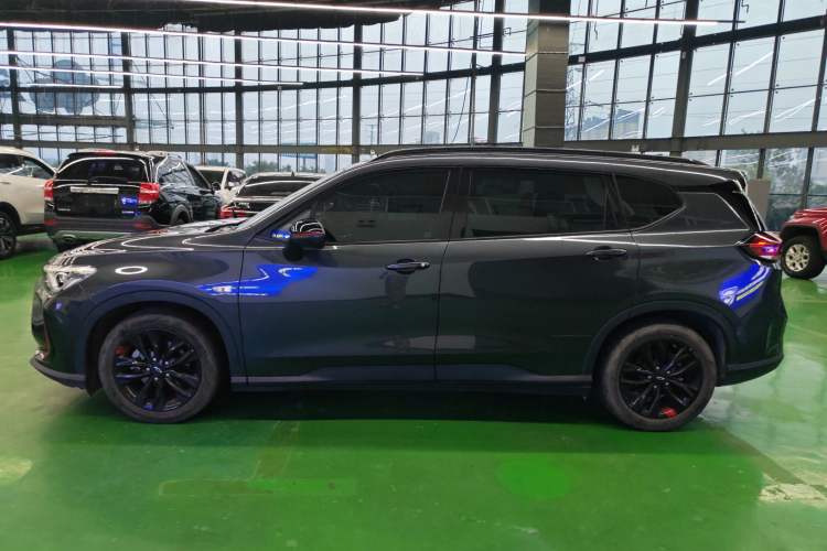 Used Chevrolet Orlando 2020 Light Hybrid Redline 530T Automatic Enjoyment Edition (5+2 Models) Exterior 3